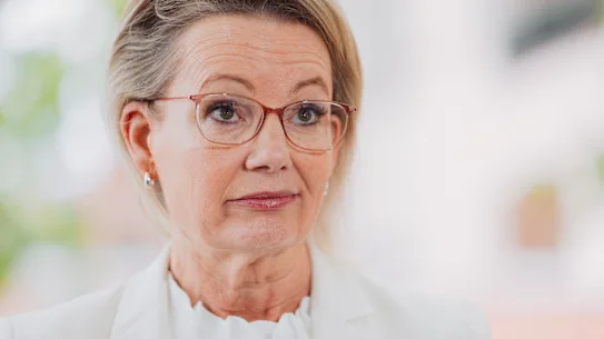 Susan Ley lors d'une courte conférence de presse vendredi.