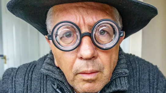 Les verres épais peuvent rendre la vie difficile.