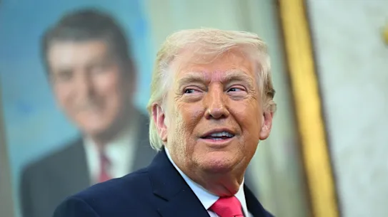 Donald Trump règne comme un roi médiéval.