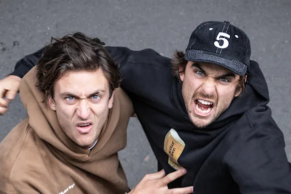 Ford et Steele ont été comparés à d'autres duo de comédiens australiens et présentateurs de radio Hamish et Andy.