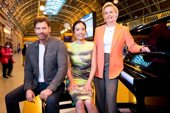La première saison de The Piano mettait en vedette Harry Connick Jr, photographié avec son collègue juge Andrea Lam et l'animatrice Amanda Keller.
