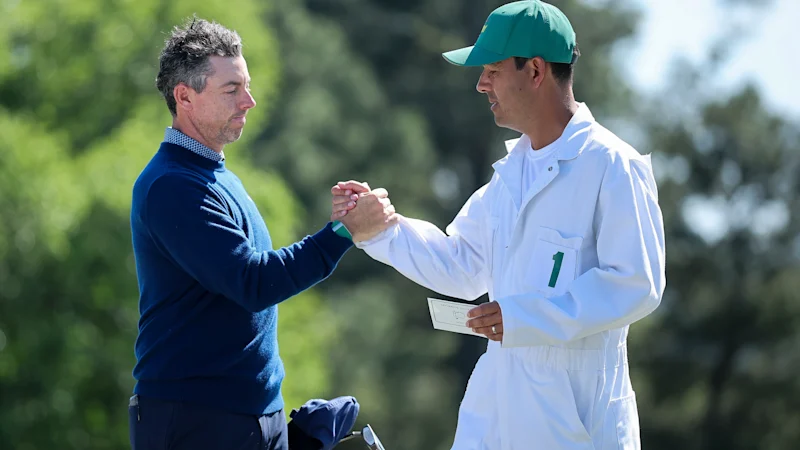 Rory McIlroy partage la tête alors que Bryson DeChambeau implose à Augusta