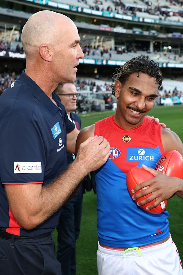 L'entraîneur Steven King et la jeune Latrelle Pickett font partie des nouveaux visages des Démons cette année.