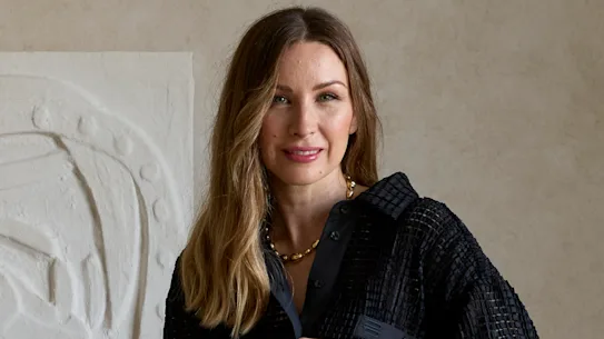 Kerrie-Ann Jones est une grande fan de claquettes noires et en possède plusieurs paires.