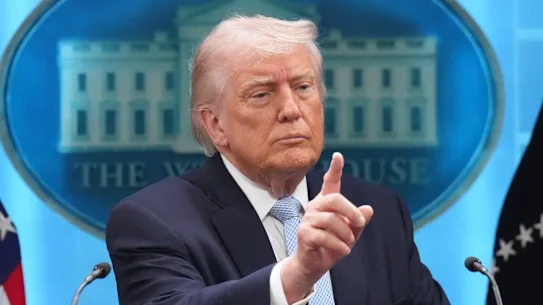 Personne ne sait si ce président erratique prolongera à nouveau ses délais répétés pour livrer « l’enfer » à l’Iran.