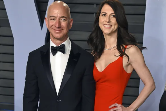 Jeff Bezos et MacKenzie Scott ont divorcé en 2019 après 25 ans de mariage. Depuis, elle a fait don de la majeure partie de sa fortune.