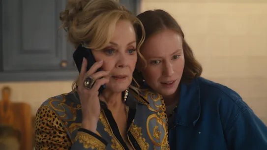 Le meilleur duo dysfonctionnel depuis The Odd Couple : Jean Smart dans le rôle de Deborah et Hannah Einbinder dans le rôle d'Ava.