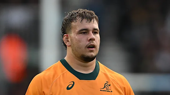 Mercredi, RA a annoncé que le pilier Massimo De Lutiis resterait chez les Queensland Reds après une tentative de recrutement de l'Irlande.