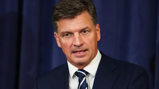 Le chef de l'opposition Angus Taylor.