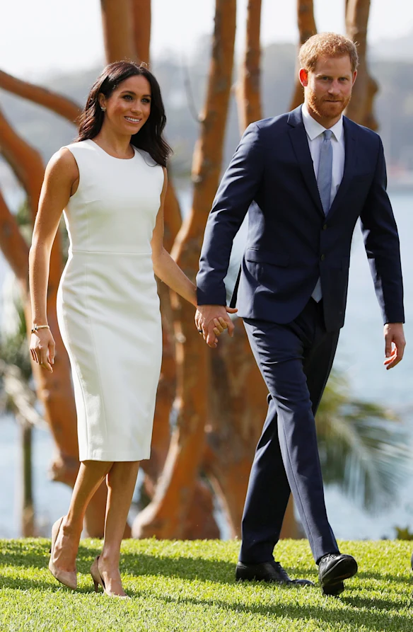 Meghan, duchesse de Sussex, dans la robe Blessed de Karen Gee, à l'Admiralty House à Sydney avec le prince Harry, le 16 octobre 2018.
