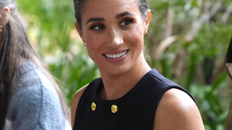 La duchesse porte la créatrice australienne Karen Gee à Melbourne