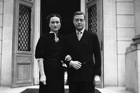 Le duc et la duchesse de Windsor Cap Antibes en 1939. Tous deux arboraient la tenue royale traditionnelle.