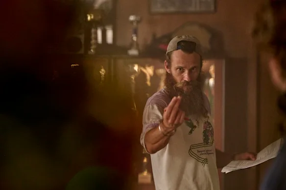 Atkins sur le tournage de son deuxième long métrage.