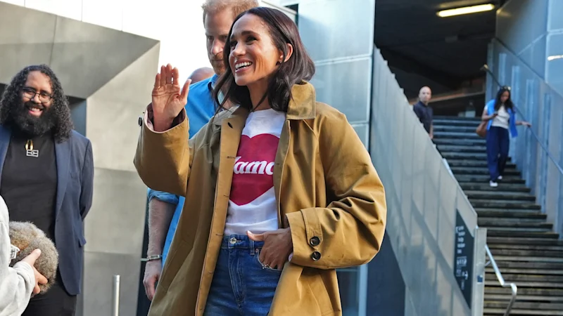 La duchesse défend les créateurs australiens, notamment Friends With Frank, Matteau, Camilla et Marc et Paspaley