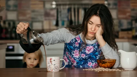 Les parents donnent souvent aux non-parents un récit rose de leur expérience.