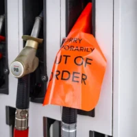 Les prix du carburant devraient augmenter, ce qui fera pression sur le gouvernement pour qu&rsquo;il prolonge la réduction des accises