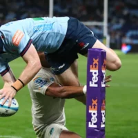 Une rousse volante de NSW aide Tahs à éviter un bouleversement royal