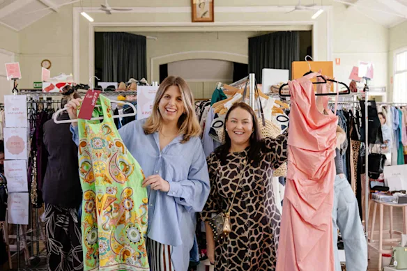 Lana Sciasci (à gauche) et Isobel Dear ont fixé des normes élevées pour leurs marchés d'occasion Love Me Again.
