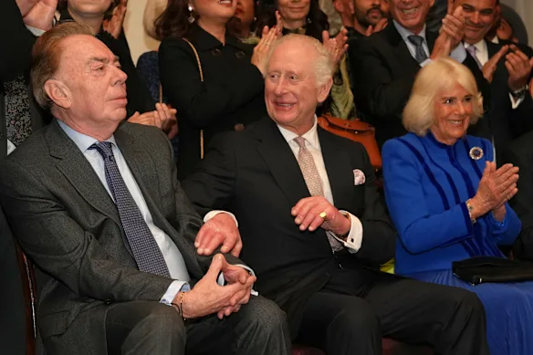 Lloyd Webber avec le roi Charles et la reine Camilla lors d'un événement à Londres l'année dernière. 