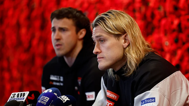 La star Magpie Darcy Moore sera de retour, mais les Bombers d'Essendon ont porté un coup dur et Jordan Ridley a raté
