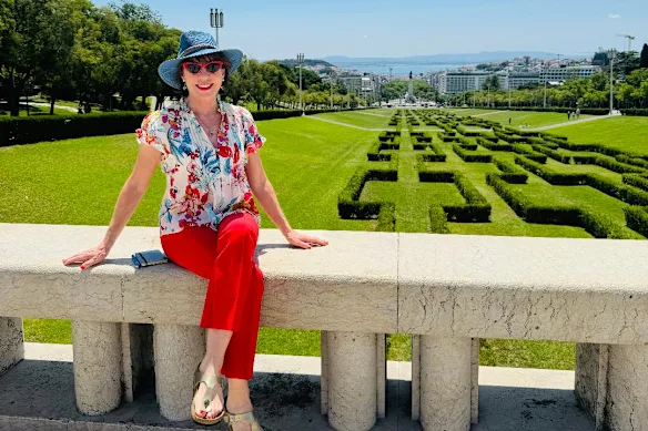 L'aventure de Kathy Lette a commencé par deux nuits dans la capitale portugaise, Lisbonne.