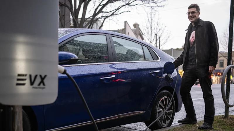 Le déploiement des stations de recharge pour véhicules électriques est à la traîne alors que les Australiens adoptent les véhicules électriques