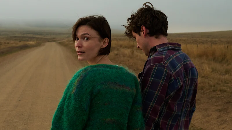 Alphabet Lane, avec Tilda Cobham-Hervey et Nicholas Denton, est un regard fou sur ce qui se passe lorsque le rêve de changement d'arbre se transforme en cauchemar.
