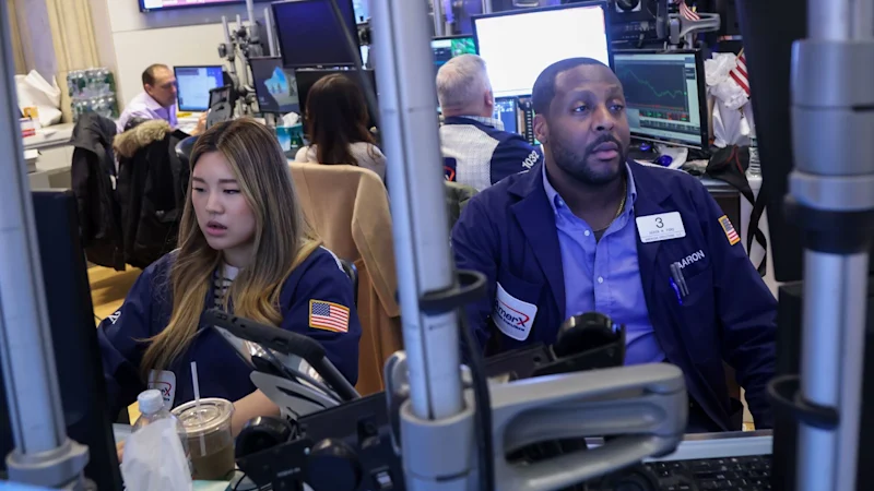 Wall Street glisse alors que l’incertitude du cessez-le-feu tourbillonne ; Le candidat de Trump à la Fed grillé