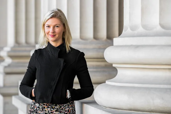 L'auteure policière Sarah Bailey.
