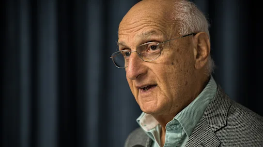 L'écrivain et poète né à Brisbane, David Malouf. 