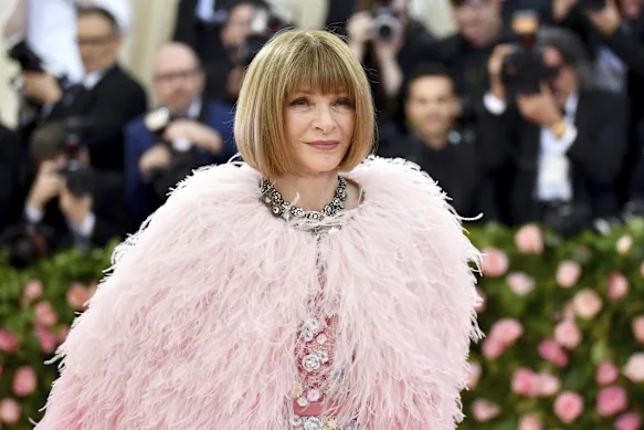 Wintour, photographiée à New York en 2019, se débarrasse régulièrement de ses tenues, selon un ancien initié de Vogue.