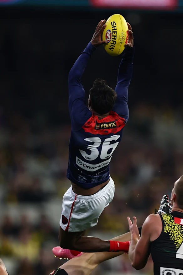 Pickett marque les âges.