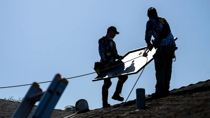 Les modifications apportées à la facture d'électricité pourraient saper les incitations gouvernementales, selon des groupes d'énergie propre