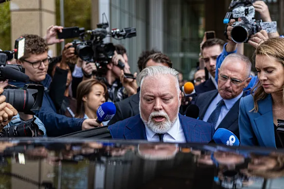 Après une audience meurtrière, Kyle Sandilands monte dans sa Rolls-Royce, dont la valeur est estimée à près d'un million de dollars.