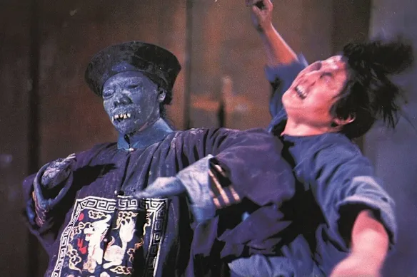 Ce n'est pas tous les jours qu'on voit un homme combattre une main possédée.