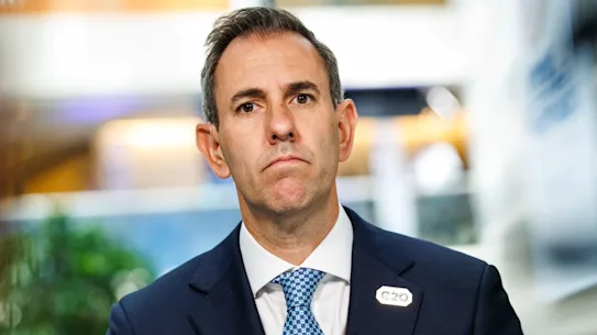 Le trésorier Jim Chalmers vient de rentrer des réunions du FMI à Washington et a mis en garde contre les conséquences de la guerre contre l'Iran.