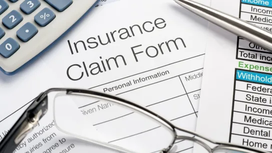 Bien sûr, les coûts d’assurance augmentent, mais il est préférable d’affiner vos polices plutôt que de renoncer à la sécurité financière qu’elles offrent.