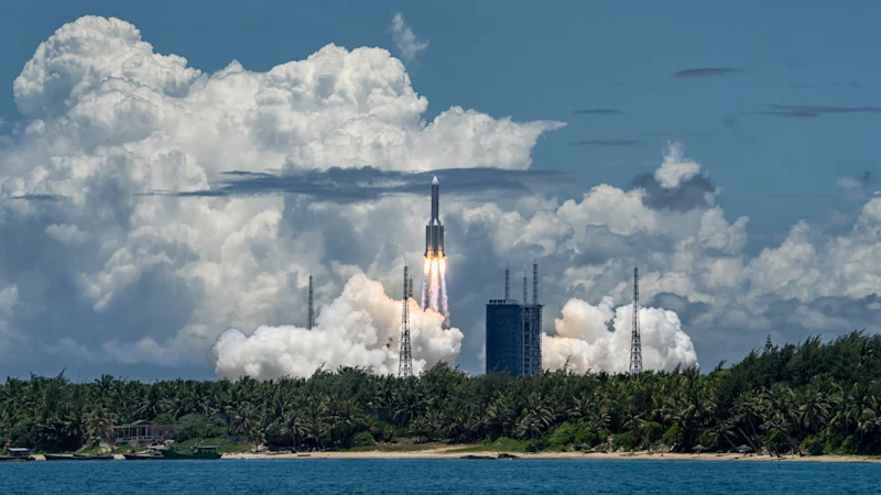 La course à l'espace est la prochaine frontière de la rivalité militaire entre les États-Unis et la Chine, déclare le commandant de l'US Space Force