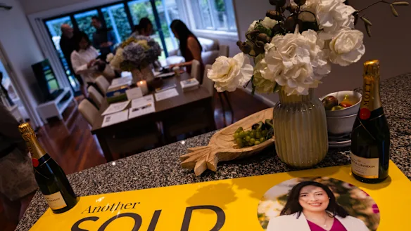 Les coûts du logement restent une ligne de démarcation entre les jeunes et les vieux Australiens.