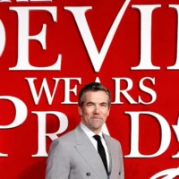 L&rsquo;acteur australien Patrick Brammall parle de sa collaboration avec Anne Hathaway