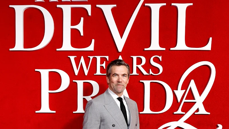 L'acteur australien Patrick Brammall parle de sa collaboration avec Anne Hathaway