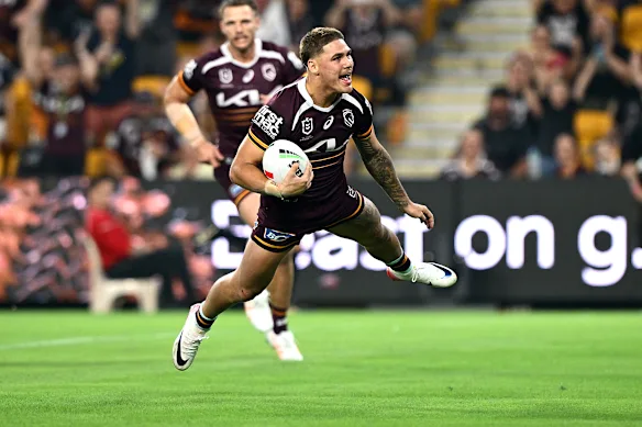 Reece Walsh est de retour pour les Broncos avant le choc de samedi avec les Roosters. 