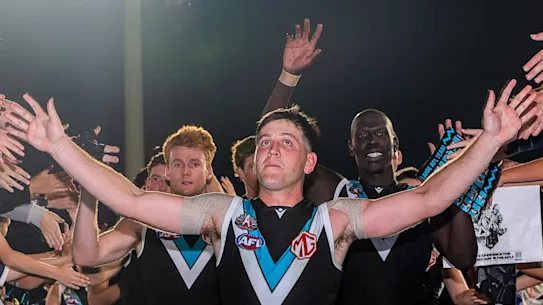Zak Butters fait décoller Port Adelaide après sa victoire émouvante contre Geelong samedi.
