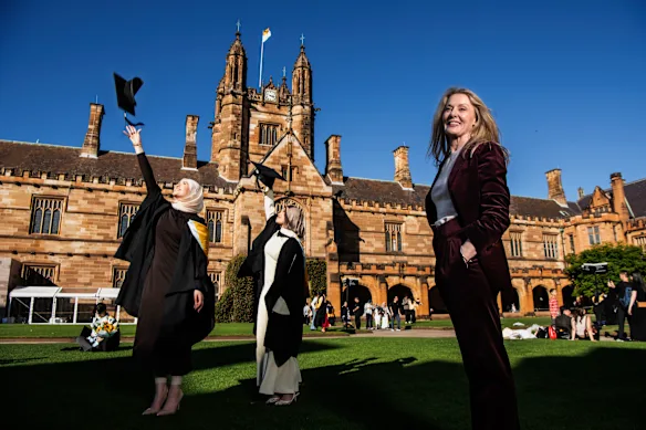 Anna Funder représentera également l'université lors d'événements nationaux et internationaux majeurs et contribuera au programme d'études et aux programmes de conférenciers.
