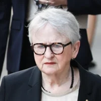 Des questions clés demeurent alors que Virginia Bell examine la réponse sécuritaire à la montée de l&rsquo;antisémitisme