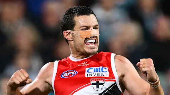 Jack Silvagni célèbre son premier but à St Kilda. 