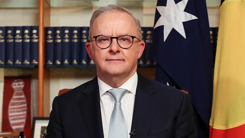 Anthony Albanese annonce une réforme des jeux de hasard en Australie, l'interdiction des publicités sur les jeux de hasard dans les stades et sur les maillots ; Le Premier ministre parle des prix de l'essence en Australie et de la guerre en Iran après un discours à la nation