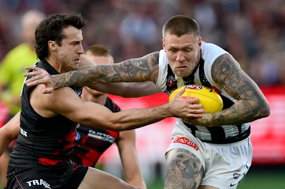 Vous ne m'arrêtez pas : Jordan De Goey écarte Andy McGrath.