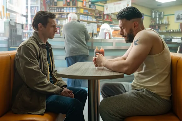 Jamie Bell (à gauche) et Richard Gadd jouent dans Half Man.