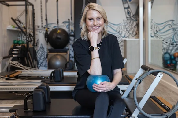 Elle Pendrick est née avec une maladie cardiaque congénitale et a grandi en marge du sport. Elle aime maintenant le vélo et le Pilates.